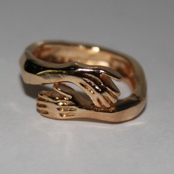HUG RING - Picture 1 of 5